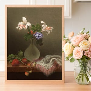 Jarrón con póster floral de Martin Johnson Heade con lirios y heliotropo, decoración de pared de estilo vintage para espacios habitables, regalo para amantes de la jardinería.