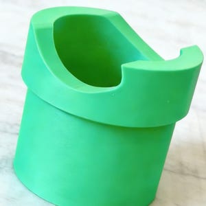 3D Printed Green Warp Pipe Style Controller Stand – Gaming Desk Accessory & Unique Gift