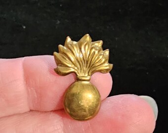 WW2 Flaming Bomb U.S. Army Ordnance Corps N.S. Meyer Inc, New York Label Pin