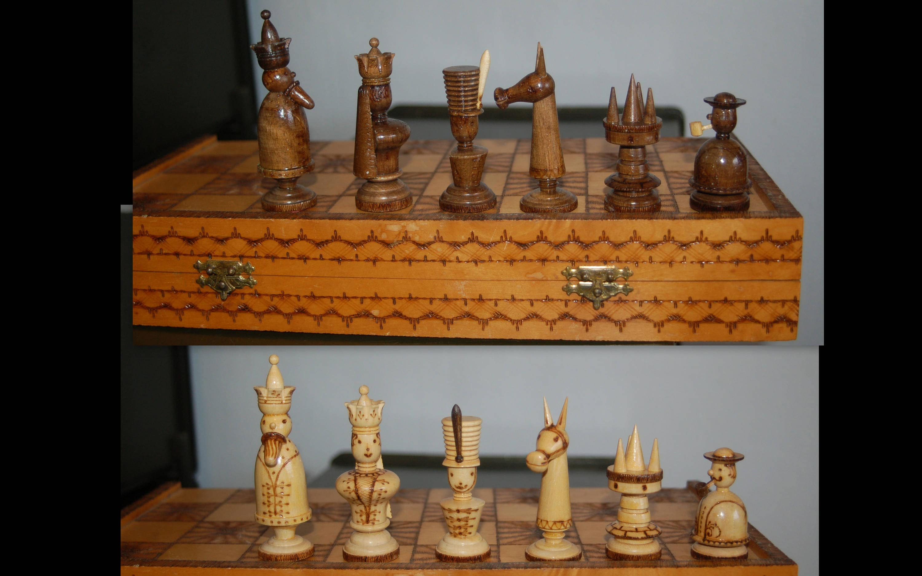 Traditional Orawa folk style chess set - With Wooden Love