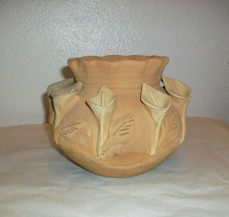 Earthenware Lily Bowl by Mexican Folk Artists Teodora Blanco 1928 1980 and son Luis Blanco image 2