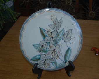 Highland Stoneware Scotland Handpainted Floral / Flowers Footed Platter / Cakeplate ~ Made in Scotland ~ Excellent Condition