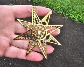 Lovely 2003 Metropolitan Museum of Art New York, MMA, Gold Plated Cut-Out Annual Star Ornament ~ No Box