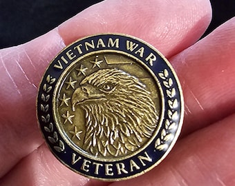 Vintage Vietnam War Veterans Eagle Label Pin ~ 50th Anniversary