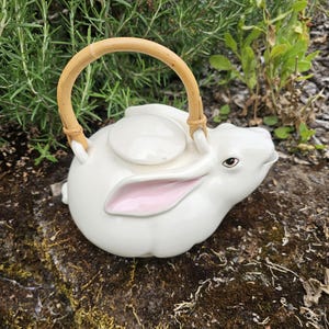 Animals & Co. Rare 1984 Rabbit / Bunny Teapot - Jennifer Lind (1942-2011) and Allan Walter Limited Edition Pink Eared Rabbit Tea Pot ~ EUC