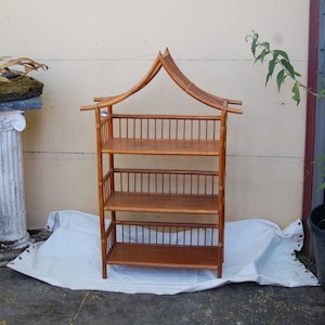 Vintage / Mid Century Oriental Asian Bamboo Rattan Bookcase Pagoda Etegere w Three Wood Shelves Unique Bookcase in Good Vintage Condition