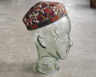 Vtg Uzbek Silk Iroqi Skullcap - Hand-Embroidered Tubeteika Hat - Traditional Bukhara Doppa Cap, Shahrisabz Cross-Stitch, Asian Textile