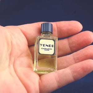 Yendi Capucci - Etsy