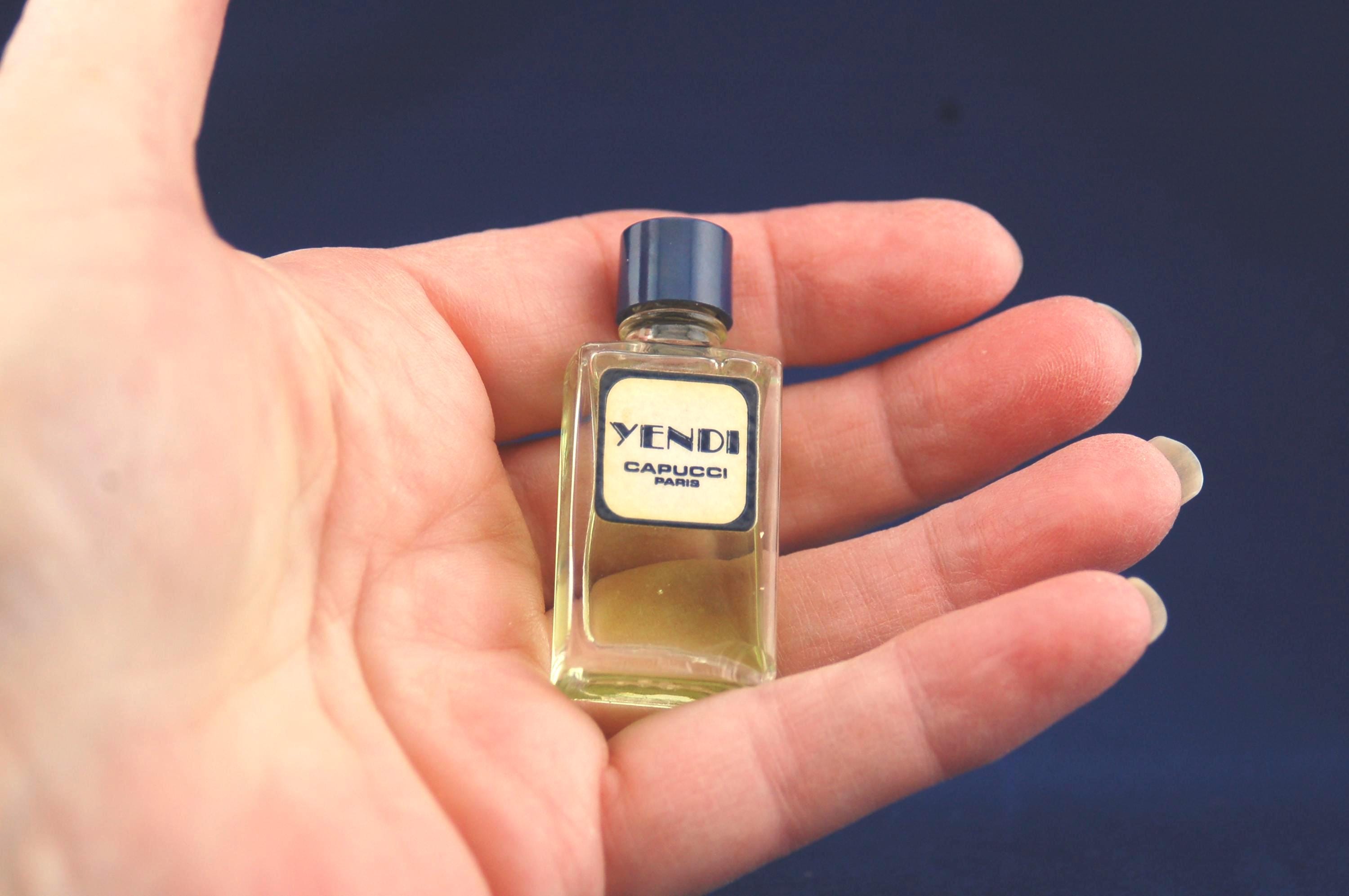 Yendi Capucci - Etsy