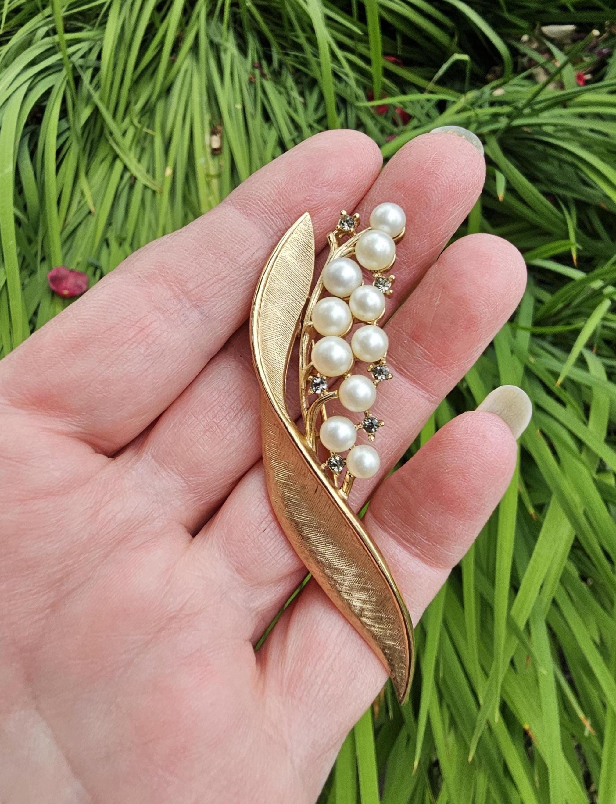 Trifari brooches with pearls - Etsy 日本