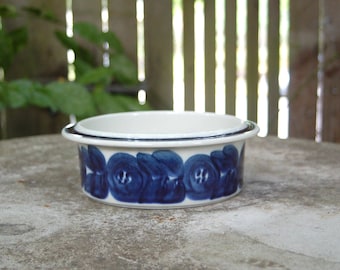 Arabia Finland Ulla Procope Anemone Blue 7" Round Serving Bowl ~ 1960's Stamped Arabia Ulla Procope Anemone Blue 7" Vegetable Serving Bowl