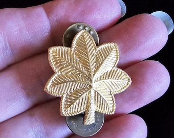 Vintage US Military Major Rank Insignia Pin, Gold Tone Oak Leaf Collar Device, Authentic G24 Alphanumeric Maker Mark Hallmark