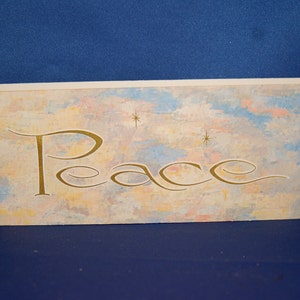 Juego de 3 Vtg NOS Gold Gilt "Peace" sin usar en un fondo de color pastel jaspeado Tarjetas de felicitación de Navidad ~ Que las alegrías de Navidad sean tuyas