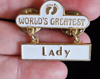 Vtg 1980 Hang Ten Worlds Greatest Lady Enamel Dangle Pin, Retro Gold Tone California Surf Footprint Novelty Lapel Pin Back Jewelry Taiwan