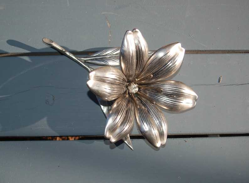 ashtrays ~ 2nd of 2 Mid Century Modern Hollywood Regency Art Deco Blooming Flower Sculpture w detachable Flower Pedals forming individual