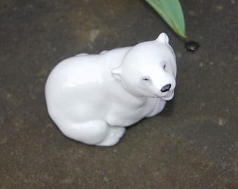 Bel ourson polaire assis Lomonossov en porcelaine blanche ~ Fabriqué dans l'ancienne URSS / Russie ~ Excellent état