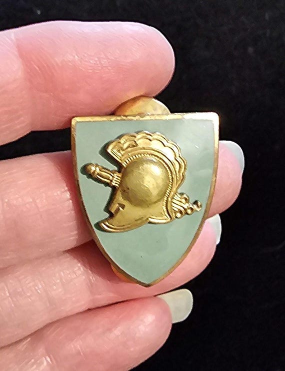 United States Military West Point Junior Year Second Class Label Pin / Badge ~ Duty, Honor, Country