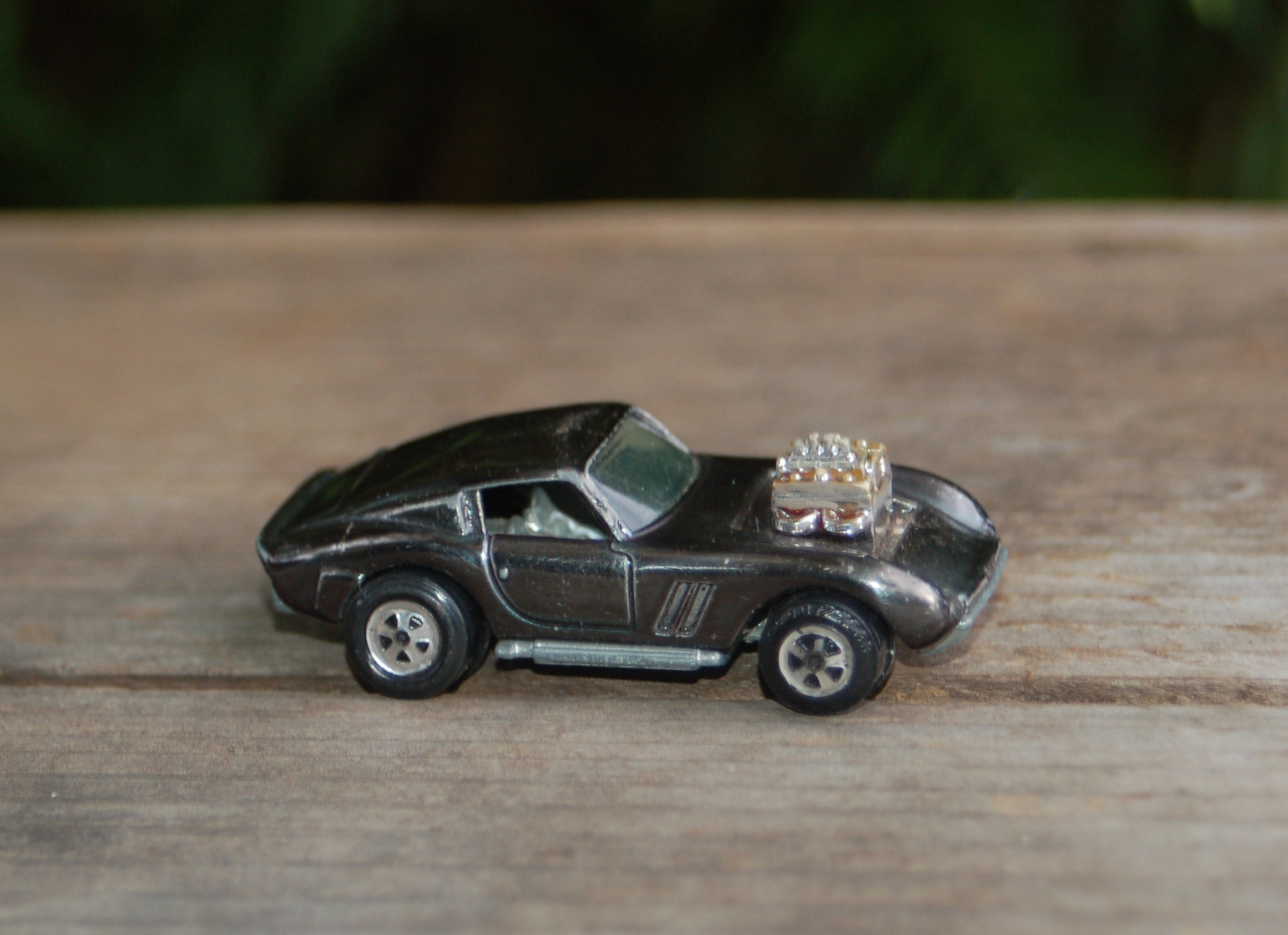 Johnny Lightning Topper Frantic Ferrari ~ Metallic Dark Green With A Silver Interior & Engine Gold Wash 1969 - 1970