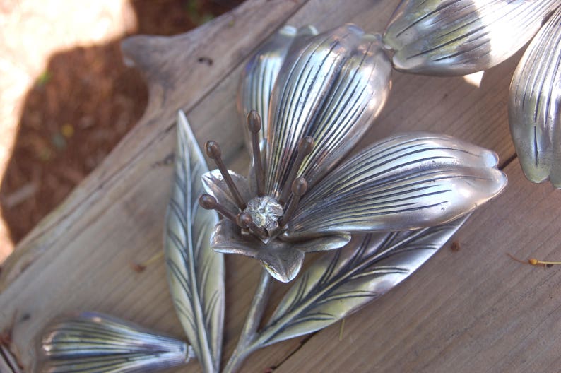 ashtrays ~ 2nd of 2 Mid Century Modern Hollywood Regency Art Deco Blooming Flower Sculpture w detachable Flower Pedals forming individual