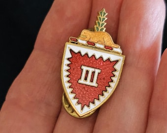 Vintage US Army 3rd Engineer Battalion Unit Beaver Crest Insignia Pin