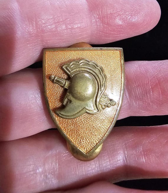 United States Military West Point 4th Year Orange Class Label Pin / Badge ~ Duty, Honor, Country