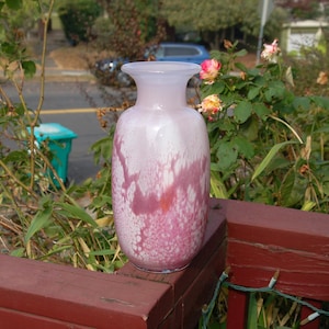 Sherburne Slack 1992 Studio Art Glass Blended Pinks: Mountbatten Pink, Baby Pink, Rust New York Pink, Chilean Pink, Clear Cased 11.5" t Vase