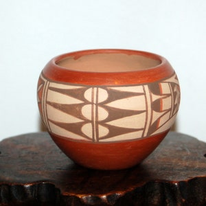 Jemez Pueblo Juanita Fragua Handcrafted Small Bowl / Pot Fully Signed New Mexico Native American Pottery image 2