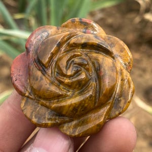 1.8''+ Natural Crazy Agate quartz,quartz crystal,hand carved,Crystal Rose,Flowers skull,Home Decoration Crystal Gifts 1pc