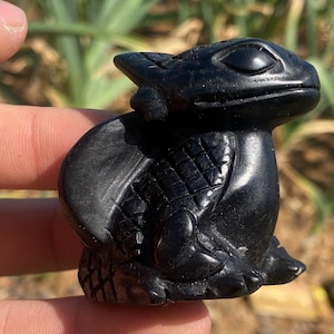 1,9 ''+ Obsidienne naturelle, cristal de quartz, sculpté à la main, dragon mouche en cristal, décoration de la maison, cadeaux en cristal, crâne de dragon en cristal 1 pc