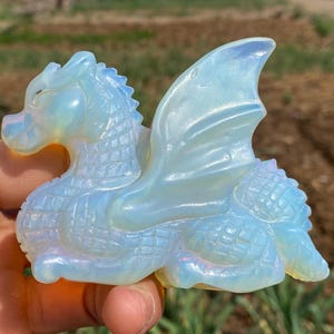 3.5&#39;&#39;+ Opalite quartz,quartz crystal,hand carved,Crystal Fly Dragon,Fly Dragon skull,Home Decoration Crystal Gifts 1pc