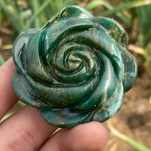 1.8''+ Natural Agate quartz,quartz crystal,hand carved,Crystal Rose,Flowers skull,Home Decoration Crystal Gifts 1pc