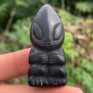 1.9&quot;+ Natural Obsidian Quartz Alien Skull,Quartz,Crystal Quartz,Alien,Skull,Alien Skull,Crystal Alien Skull,Home Decoration,Gifts 1PC