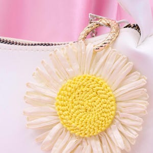 Daisy Bag Charm, Daisy Keychain, Bag Pendants, Bag Decoration, Cute Gifts, Daisy Charm