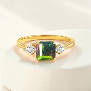 14K geelgouden ring met zwarte opaal, smaragd geslepen zwarte opaal verlovingsring, moissaniet ring met drie stenen, unieke opaal belofte ring voor vrouwen