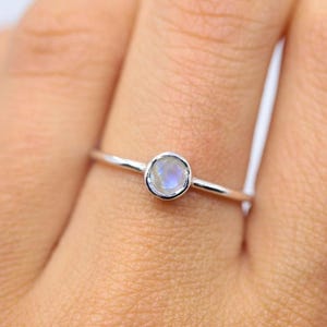 Rainbow Moonstone Silver Ring, 925 sterling Silver ring, Natural Moonstone Round Cabochon statement ring, Women Handmade Silver Boho ring