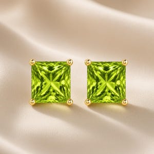 Boucles d'oreilles puces en or massif 14 carats et péridot, pierres précieuses vertes rectangulaires, bijou de naissance d'août, cadeau classique pour elle, élégante paire