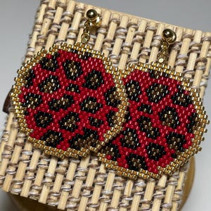 Handgemachte Miyuki Perlen Leopard Hoop Ohrstecker: Rot & Gold