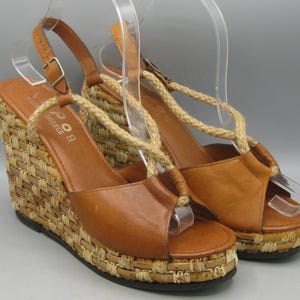 Vintage 70s Brown Leather Raffia Bamboo Platform Wedge Impo Greek Rope Strap Sandals Shoes 8 - 8.5