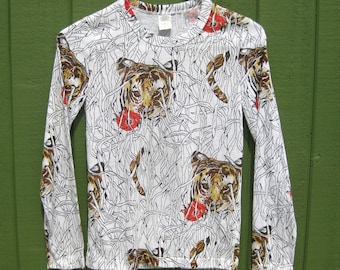 Vintage 70s Novelty Tiger Big Cat Print Cotton Poly Blend Jersey Long Sleeve Crew Neck Women&#39;s Shirt Top
