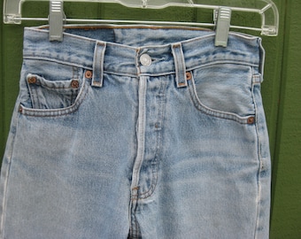 Jeans vintage Levi's 501 da donna in denim con chiusura a bottoni, Made in USA, taglia 25w