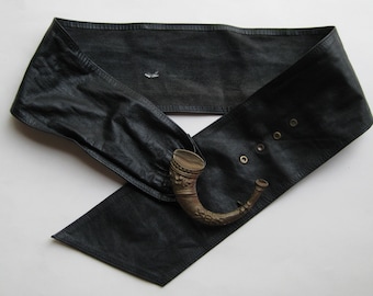 Cinturón de diseñador Blumarine de piel italiana negra, estilo vintage de los años 80.