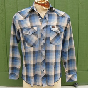 Vintage 70s Men&#39;s Wrangler Blue Plaid Snap Front Western Shirt L