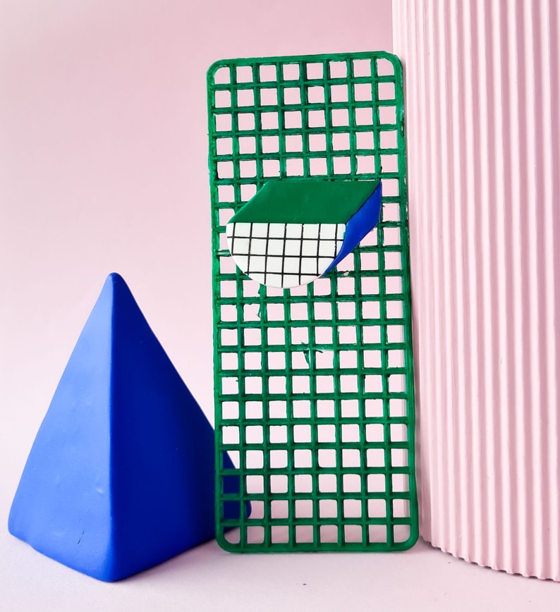 5 colors geometrical 3D effect grid brooch. handmade polymer clay color block statement LGBTQIA pin. screenprinted memphis style brooch Zielony