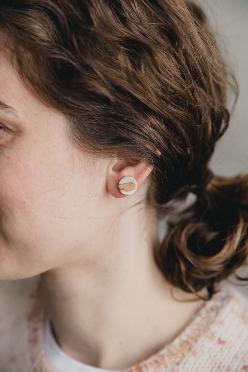 One of a kind minimal modern Art Deco Bauhaus geometrical statement arch stud blush and gold marbled handmade polymer clay earrings