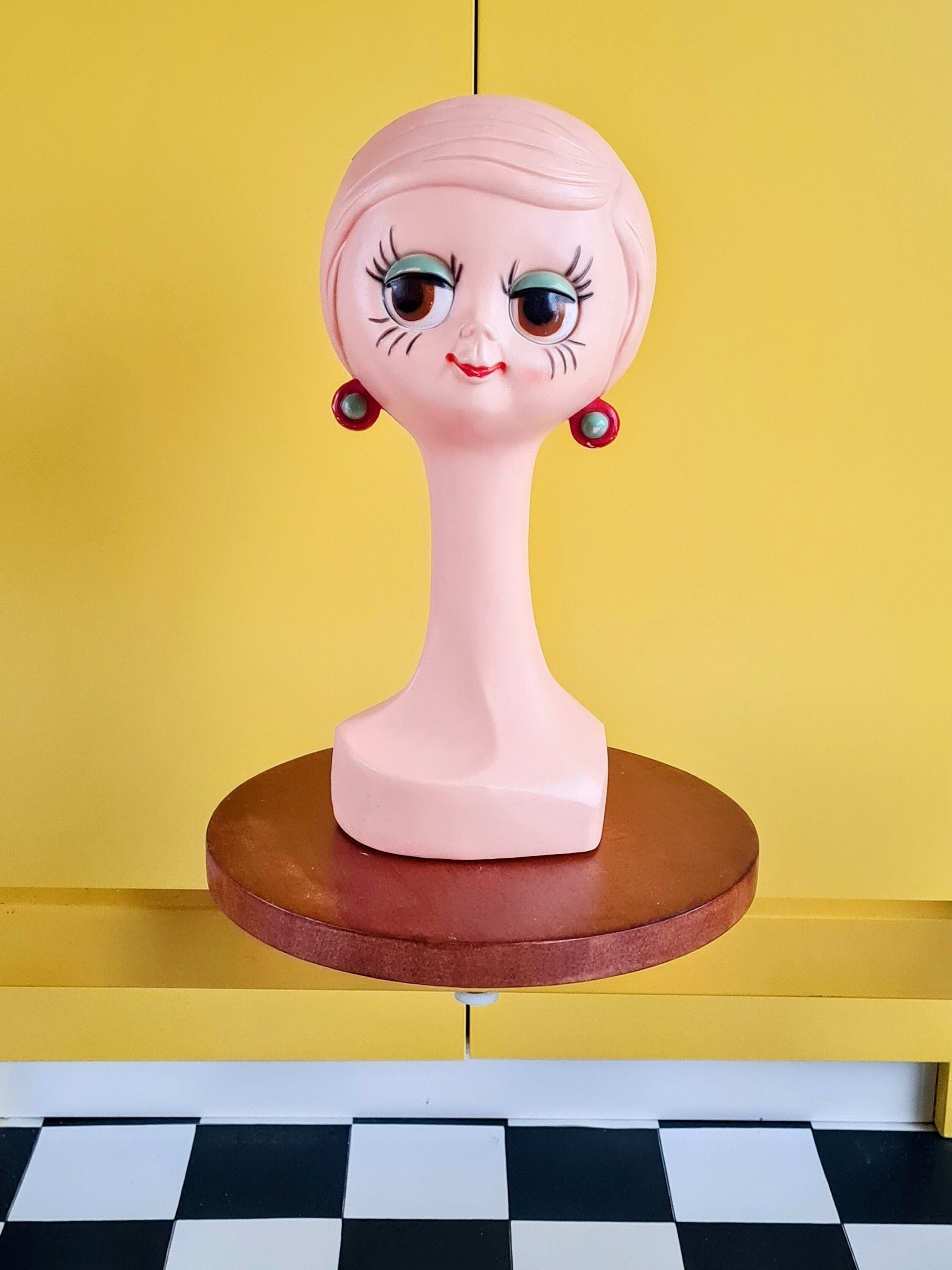 Vintage Twiggy Mannequin Head, Mid Century Vintage Retro 60s