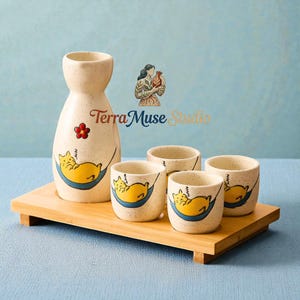 Japanese Cat Sake Set, Ceramic Tokkuri & Cups, Wabi Sabi Porcelain, Cute Cat Lover Gift, Minimalist Drinkware, Handmade Pottery Server Set