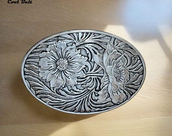 Vintage Western Style Triple Heart Engraved Belt Buckle  display picture 1
