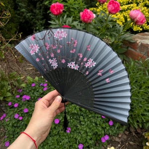 Zwarte ventilator, opvouwbare ventilator, kleurrijke Japanse ventilator voor evenementen, opvouwbare stijlvolle en functionele draagbare ventilator, handgemaakte ventilator, voor cosplaykostuum