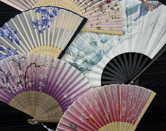 Abanico plegable floral japonés: elegante abanico de mano de bambú
