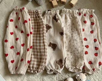 Babybyxor i ekologisk bomull, muslinbyxor för småbarn, andningsbara capris för spädbarn, unisex barnbyxor, kläder för hela året